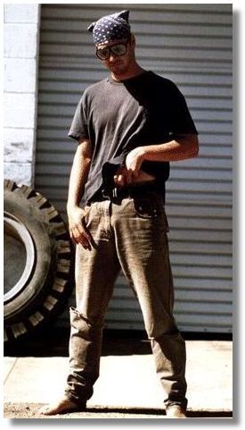 casual Keanu, maybe commando?